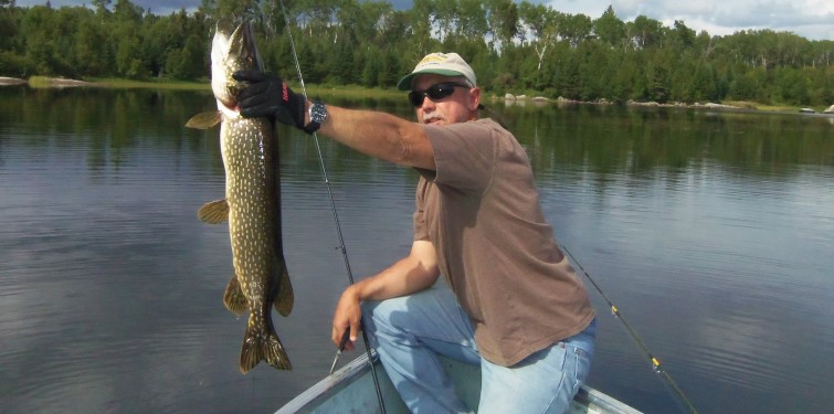 Ontario_Pike_Fishing-Brown_Bear_Lake