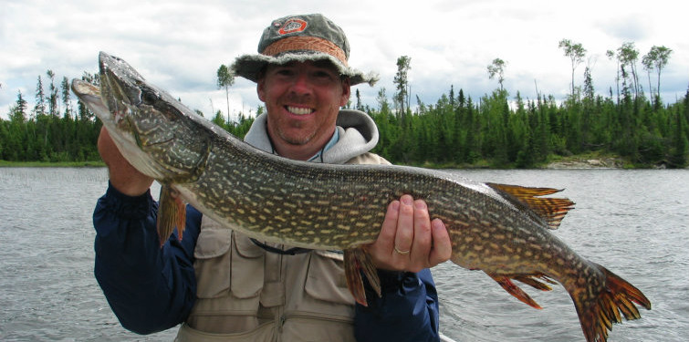 Ontario-pike-fishing-Treelined-lake-outpost